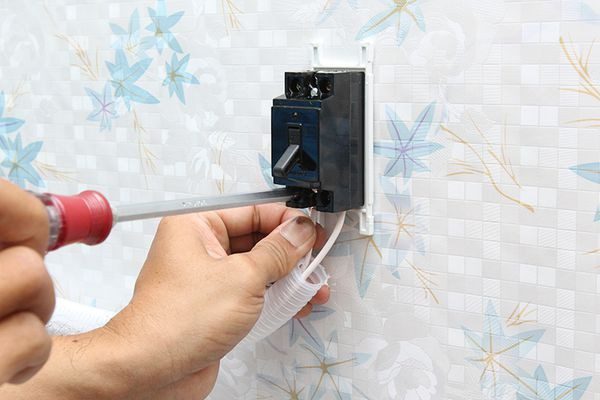 Hỏng Aptomat cũng là một trong số những nguyên nhân khiến điều hòa bật không lên